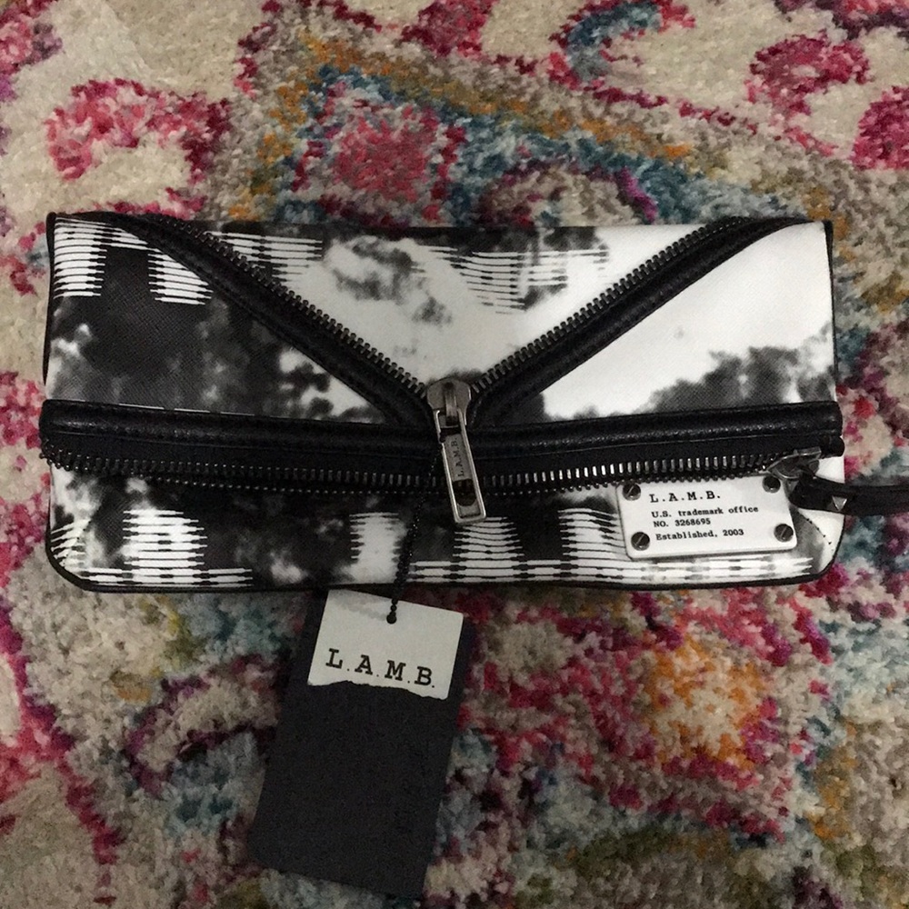 Women’s clutch